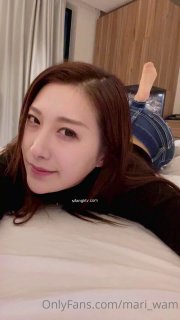 风流黄蓉一觉睡醒女友又穿着丝袜坐在朋友身上